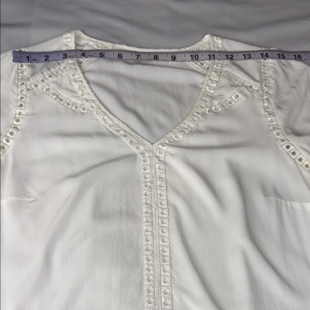 Reitmans Peasant Blouse Off-White Cream V-Neck 3/4 Sleeve Eyelet Trim Size Small - Picture 10 of 14